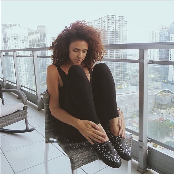 Givenchy - Picture 5 of 6